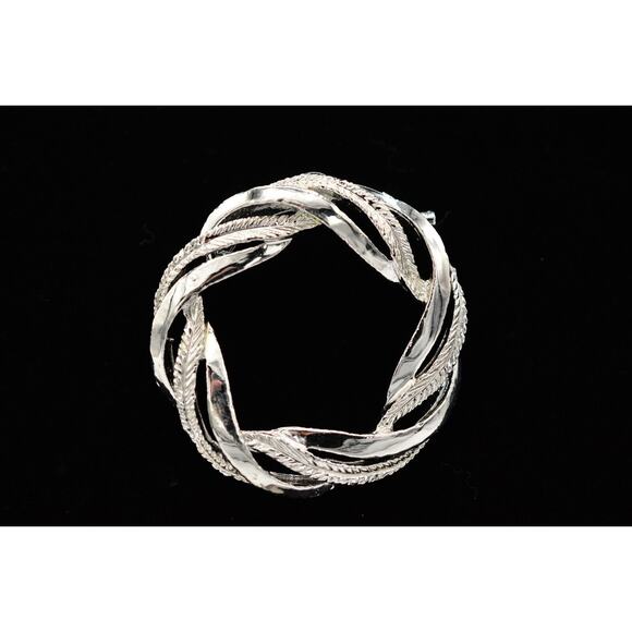 Gerry's Vintage Pin Brooch Round Wreath Silver Tone 1980s Signed BinV - Picture 1 of 12